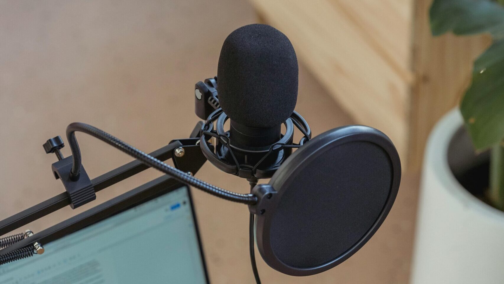 Podcasting microphone